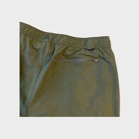 Gerry Activewear Athletic Army Green Shorts With Zip Pockets - Picture 6 of 7